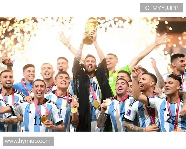 足球传奇之韵：从梅西到C罗，诗意诠释球星风采