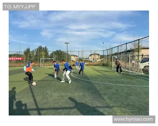 魅力四射的黑人足球球星帅哥展现激情与力量的绿茵风采